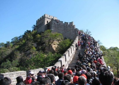 東方快評(píng)丨“最熱五一黃金周”保障與服務(wù)要跟上旅游業(yè)務(wù)